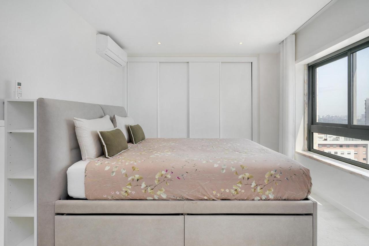 Whome Family Condo - Urban Retreat With Parking, Ac, Elevator In Great Location Lisboa Exterior foto