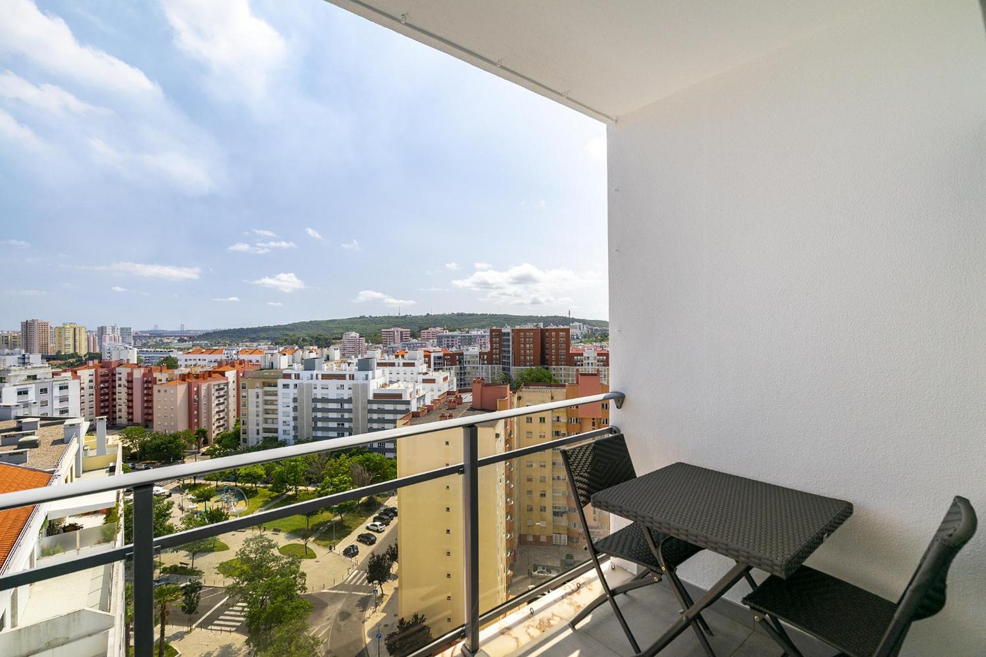 Whome Family Condo - Urban Retreat With Parking, Ac, Elevator In Great Location Lisboa Exterior foto
